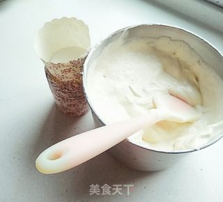瓜子仁戚风蛋糕的做法步骤：13