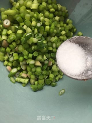 蒜苔炒蛋的做法步骤：3