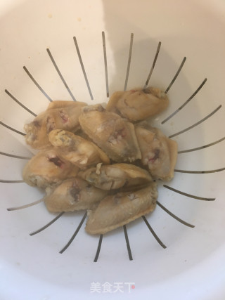 可乐鸡翅的做法步骤：2