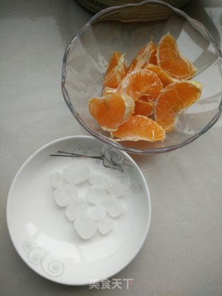 橙子银耳羹的做法步骤：2