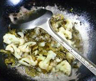 金菇高菜炒花菜的做法步骤：7