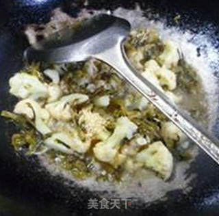 金菇高菜炒花菜的做法步骤：8