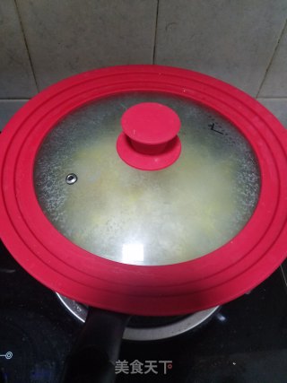 蒜蓉辣酱拌黄豆芽的做法步骤：3