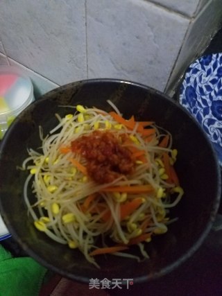 蒜蓉辣酱拌黄豆芽的做法步骤：6