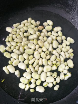 肉末蚕豆的做法步骤：1