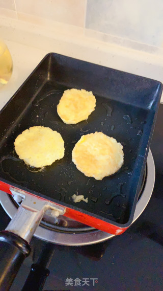 宝宝辅食鸡蛋米饭饼的做法步骤：4