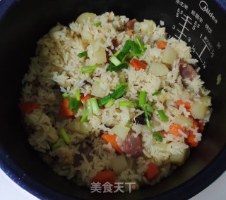 电饭煲腊肠焖饭（快手）的做法步骤：5