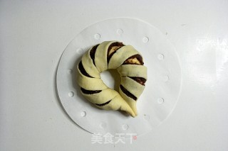 金色阳光豆沙花环的做法步骤：10