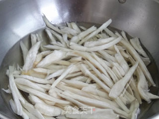 荷兰豆炒杏鲍菇的做法步骤：4