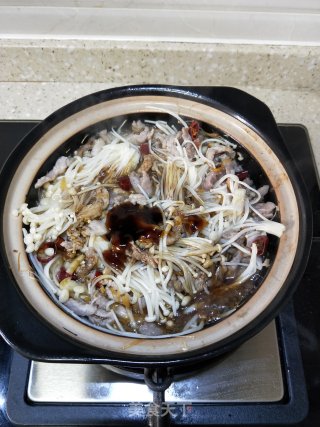 金针菇粉丝煲的做法步骤：5