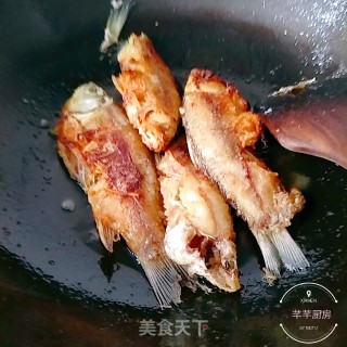 豆豉香鲫鱼的做法步骤：6