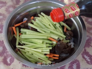 三丝拌海蛰皮的做法步骤：6