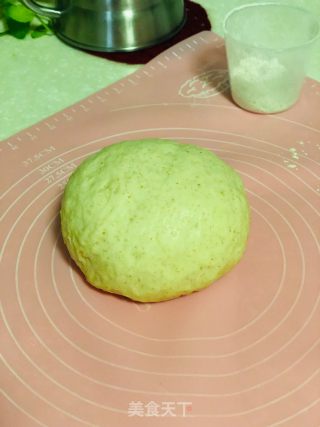葱香肉松芒果面包卷的做法步骤：6