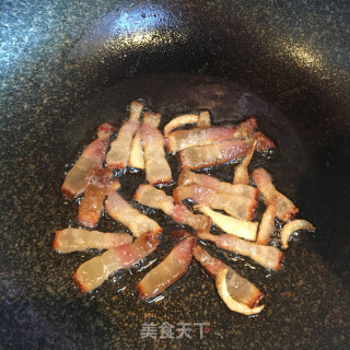 蒜苔红椒炒腊肉的做法步骤：3