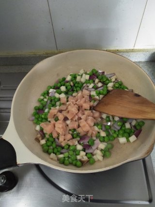 甜椒炒豌豆的做法步骤：9