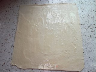 花样面食一一香肠碎花卷的做法步骤：4