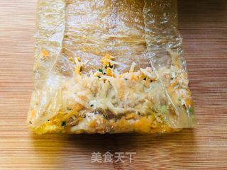 红薯萝卜鸡肉腐皮卷的做法步骤：14