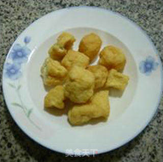 青瓜小油豆腐炒大白菜的做法步骤：2