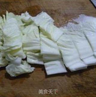 青瓜小油豆腐炒大白菜的做法步骤：4