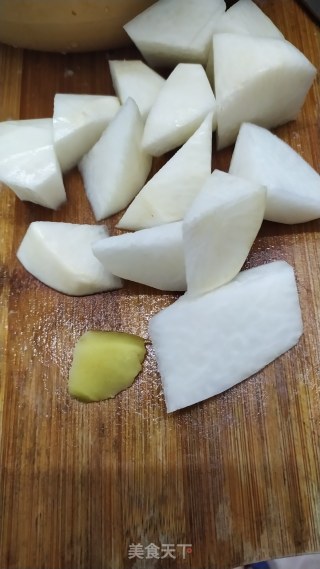 竹荪龙骨汤的做法步骤：3