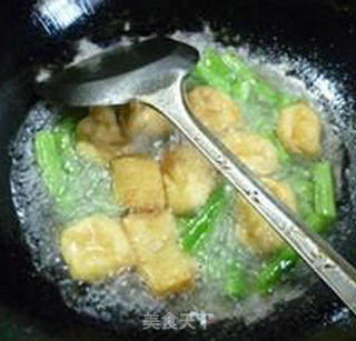 鲜蘑菇小油豆腐炒梅豆的做法步骤：7