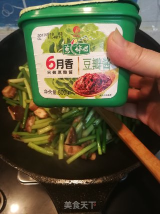 蒜苔焖面的做法步骤：4