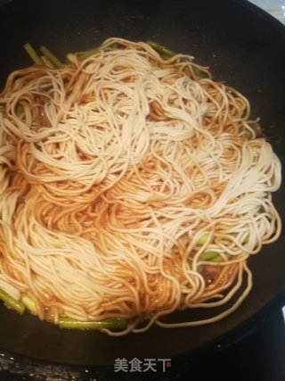 蒜苔焖面的做法步骤：10