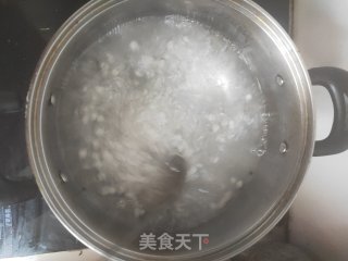 在家教你做店里20块钱才能喝到一杯的西米奶茶的做法步骤：3