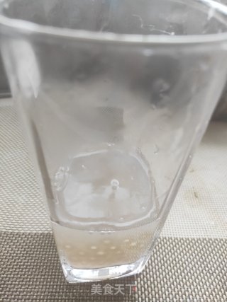 在家教你做店里20块钱才能喝到一杯的西米奶茶的做法步骤：4