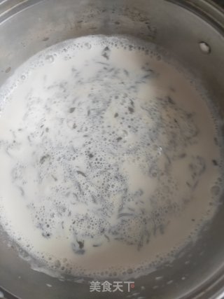 在家教你做店里20块钱才能喝到一杯的西米奶茶的做法步骤：5