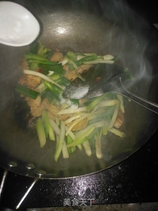 瘦身减脂：葱爆鸡胸肉的做法步骤：6
