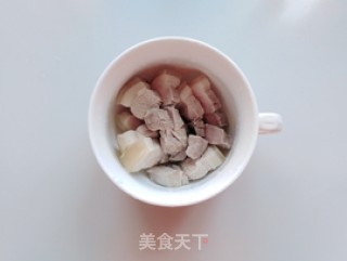 蒜苔烧肉的做法步骤：3