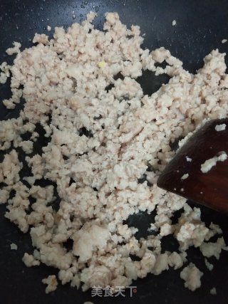 芹菜炒肉末的做法步骤：1