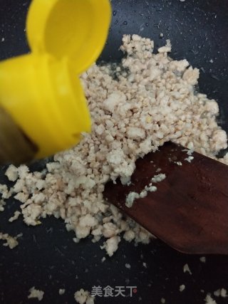 芹菜炒肉末的做法步骤：2