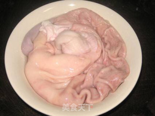 猪肚莲子汤的做法步骤：1