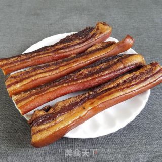 蒜苔炒腊肉的做法步骤：1