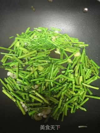 芦笋炒蛋的做法步骤：3