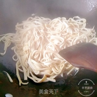 韭菜炒豆皮的做法步骤：4