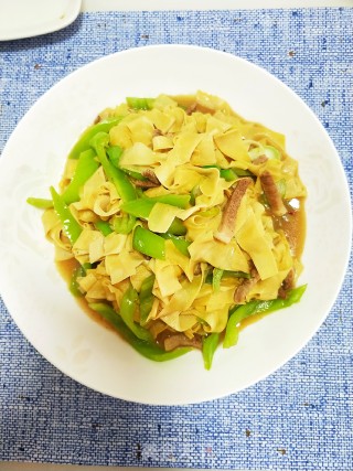 尖椒干豆腐皮的做法步骤：6