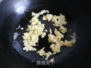 莴笋叶蛋炒饭的做法步骤：4