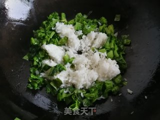 莴笋叶蛋炒饭的做法步骤：6