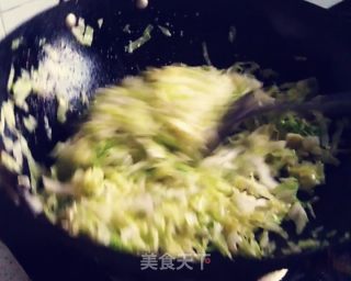 下饭菜包菜炒粉丝的做法步骤：3