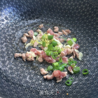 肉丁炒菜花的做法步骤：4