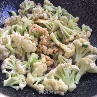 肉丁炒菜花的做法步骤：6