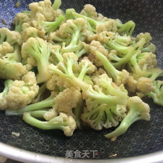 肉丁炒菜花的做法步骤：8