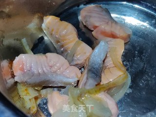 三文鱼味噌汤的做法步骤：3