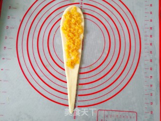 菠萝酱面包卷的做法步骤：7