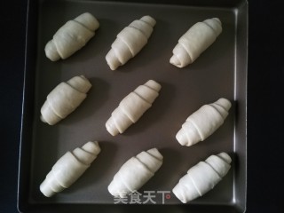 菠萝酱面包卷的做法步骤：9