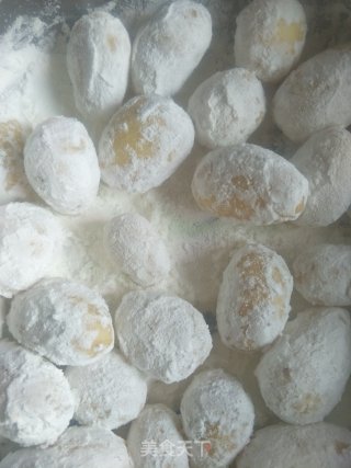 粉蒸小土豆的做法步骤：2