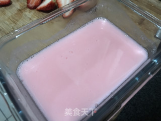 超简单的草莓牛奶布丁的做法步骤：5